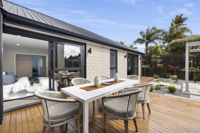 Photo of property in 102 Moffat Road, Bethlehem, Tauranga, 3110