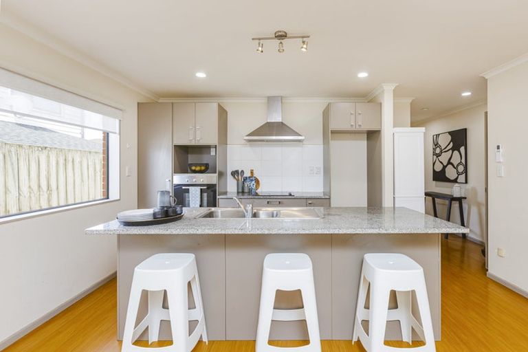 Photo of property in 10d Evans Road, Weymouth, Auckland, 2103