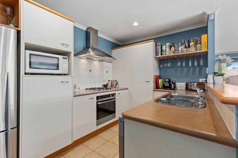 Photo of property in 14 Greta Banks Place, Wattle Downs, Auckland, 2103