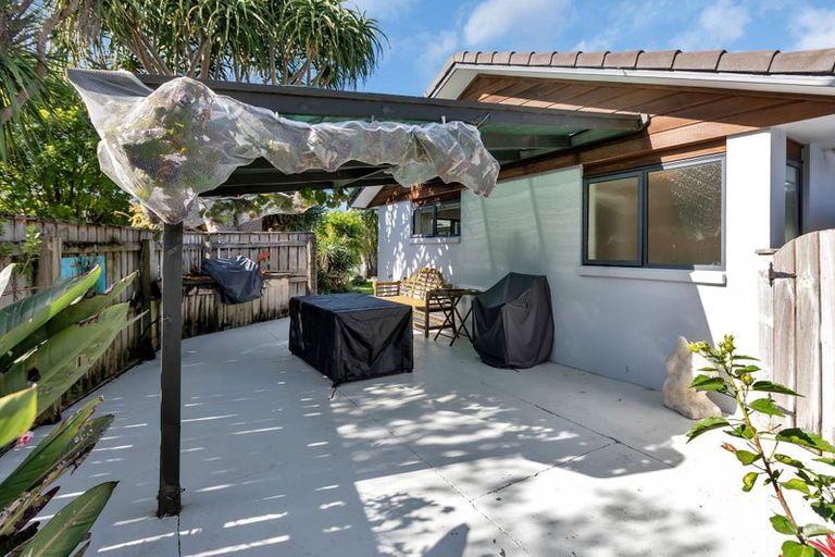 Photo of property in 55 Pyle Road West, One Tree Point, 0118