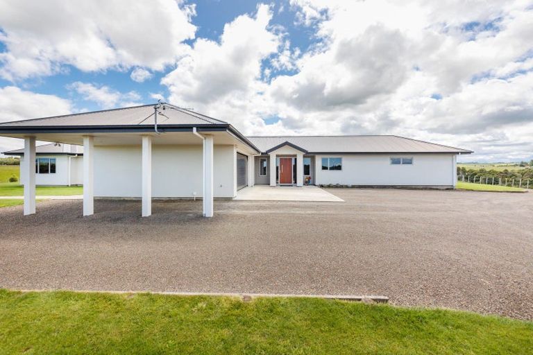 Photo of property in 760 Halcombe Road, Halcombe, Feilding, 4775