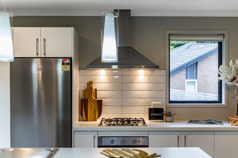 Photo of property in 31 Mooring Close, Whitby, Porirua, 5024