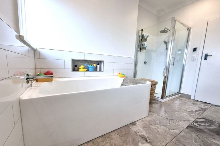 Photo of property in 21 Colin Grove, Hutt Central, Lower Hutt, 5010