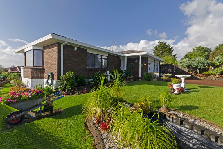 Photo of property in 34 Sturges Road, Henderson, Auckland, 0612