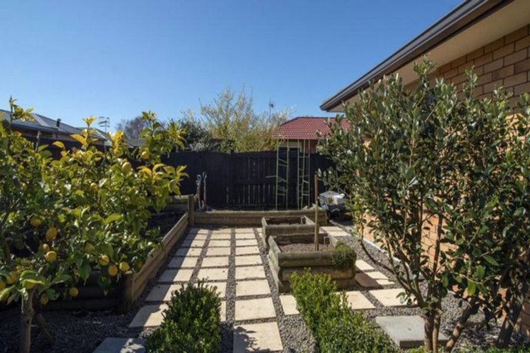 Photo of property in 4 Courtenay Place, Owhata, Rotorua, 3010