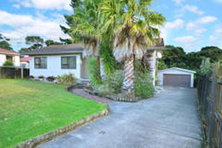Photo of property in 9 West Harbour Drive, West Harbour, Auckland, 0618