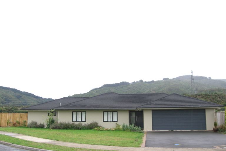 Photo of property in 16 Garrett Place, Riverstone Terraces, Upper Hutt, 5018