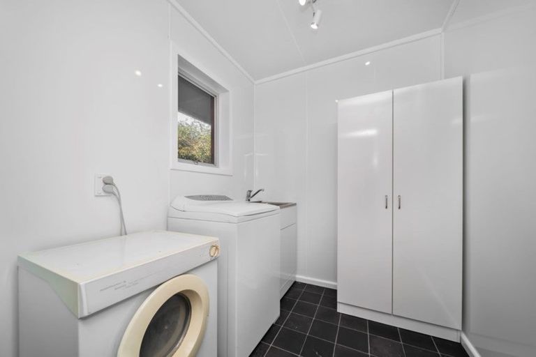 Photo of property in 12 Saxton Road, Upper Vogeltown, New Plymouth, 4310