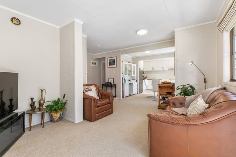 Photo of property in 1/274b Birkdale Road, Birkdale, Auckland, 0626