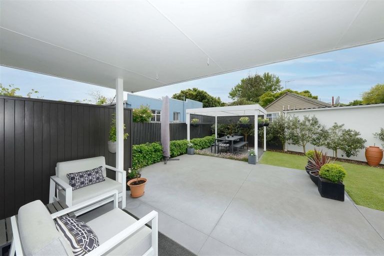 Photo of property in 5b Memorial Avenue, Ilam, Christchurch, 8053