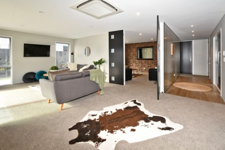 Photo of property in 33 Prestons Park Drive, Marshland, Christchurch, 8083