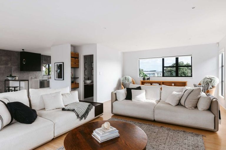 Photo of property in 21a Sunbrae Grove, Mount Maunganui, 3116