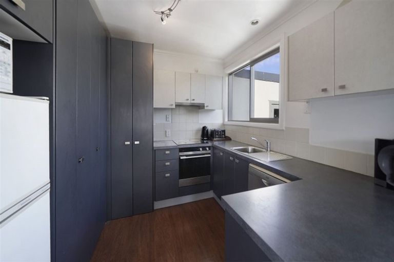 Photo of property in 33 Croziers Road, St Albans, Christchurch, 8052