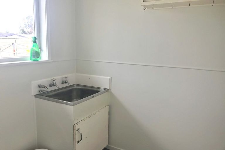 Photo of property in 100 Hillcrest Road, Papatoetoe, Auckland, 2025