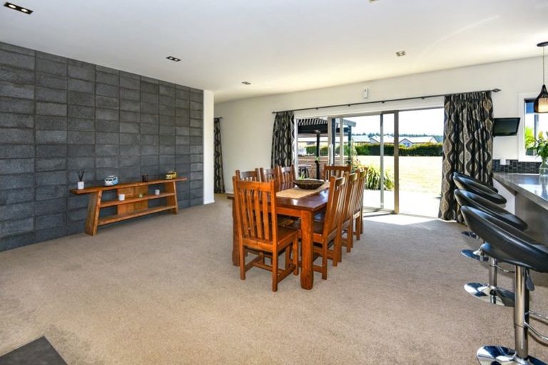 Photo of property in 10 Landsborough Drive, Darfield, 7571