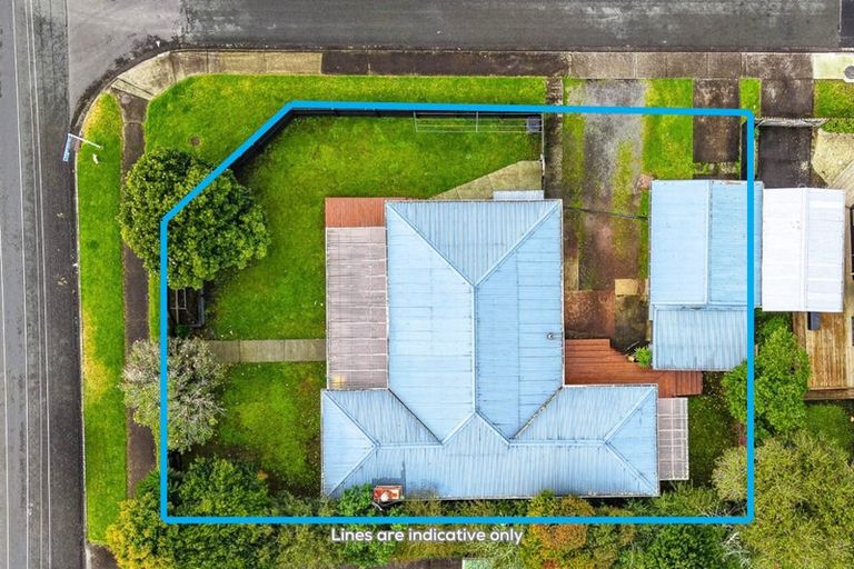 Photo of property in 102 Taikata Road, Te Atatu Peninsula, Auckland, 0610