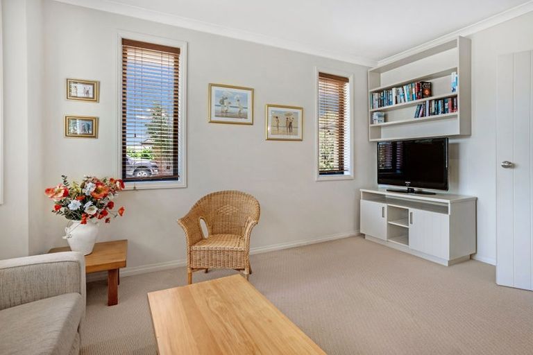 Photo of property in 10 Ringwood Place, Whitianga, 3510