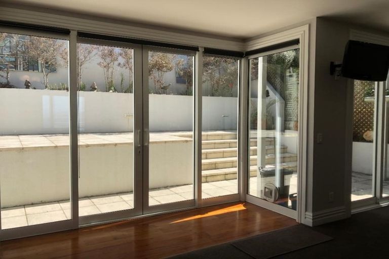 Photo of property in 5 Moeller Street, Mount Victoria, Wellington, 6011