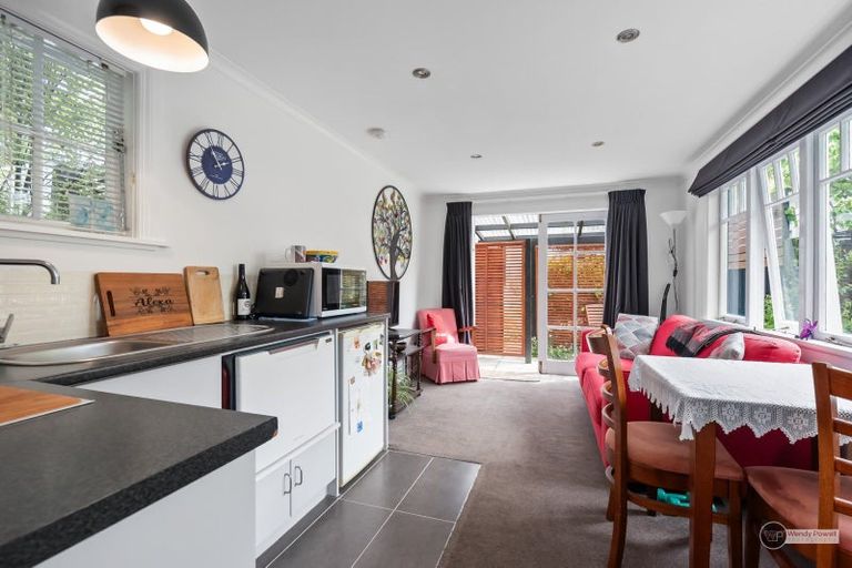 Photo of property in 28 Ludlam Crescent, Woburn, Lower Hutt, 5010