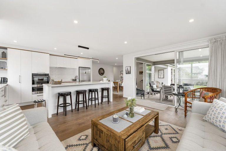 Photo of property in 72 Penetaka Heights, Pyes Pa, Tauranga, 3112