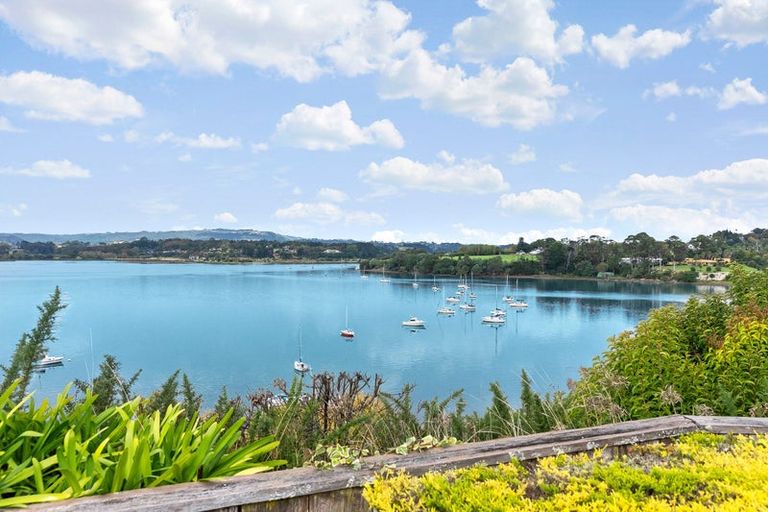 Photo of property in 220 Sandspit Road, Shelly Park, Auckland, 2014