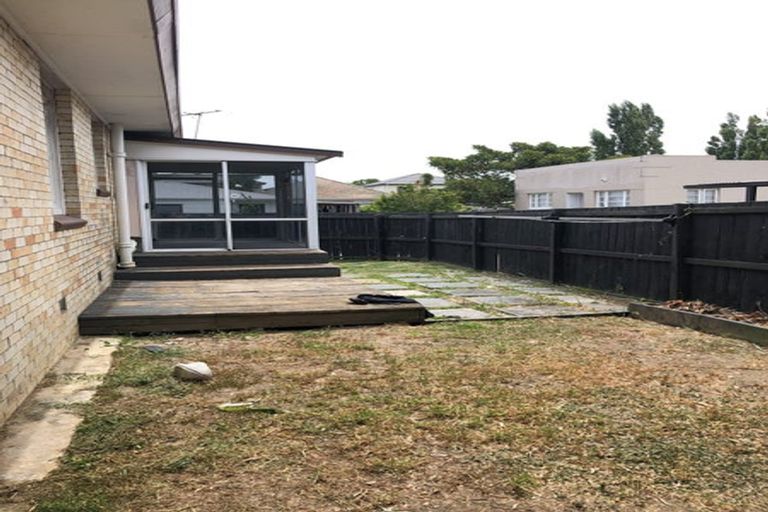 Photo of property in 17 Viola Avenue, Mangere East, Auckland, 2024