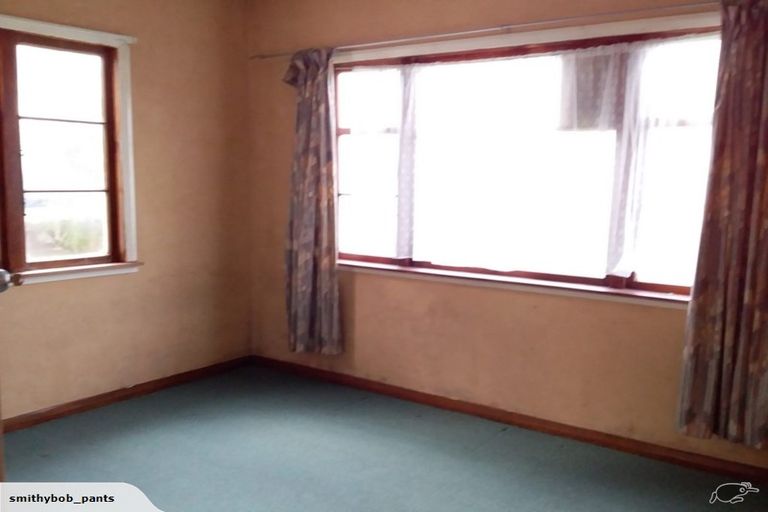 Photo of property in 2 Hobson Place, Takaro, Palmerston North, 4412
