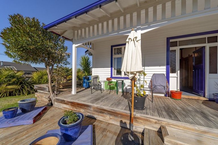 Photo of property in 18 Francis Drake Street, Waipukurau, 4200