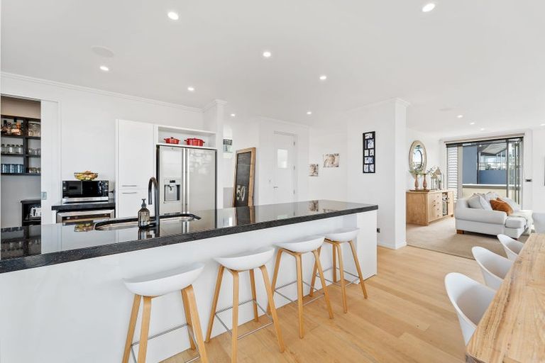 Photo of property in 33a Churchill Road, Murrays Bay, Auckland, 0630