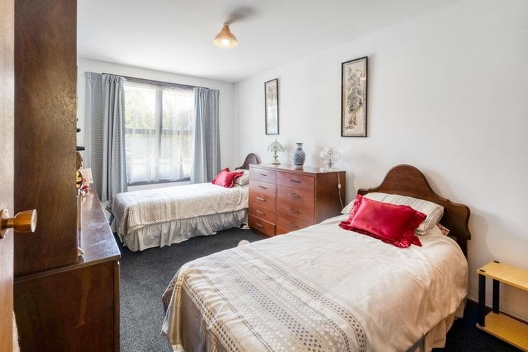 Photo of property in 15 Resolution Place, Bryndwr, Christchurch, 8053