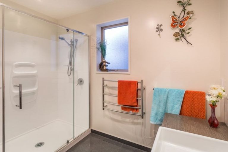 Photo of property in 32 Date Crescent, Aidanfield, Christchurch, 8025