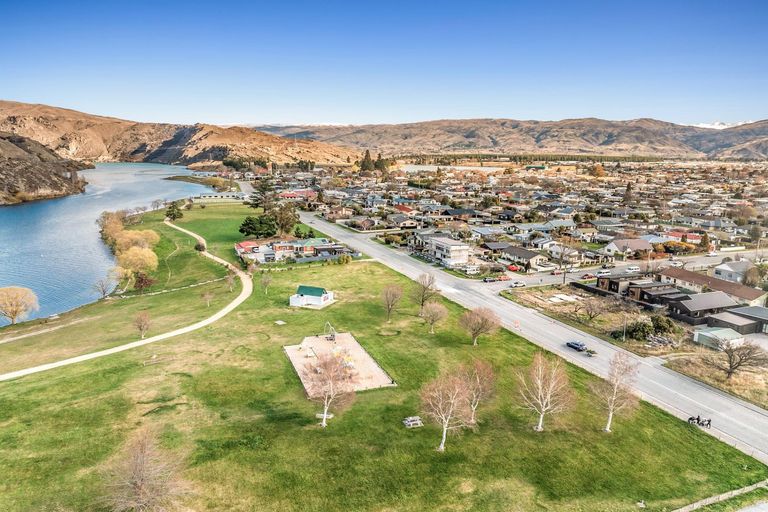 Photo of property in 9b Orient Street, Cromwell, 9310