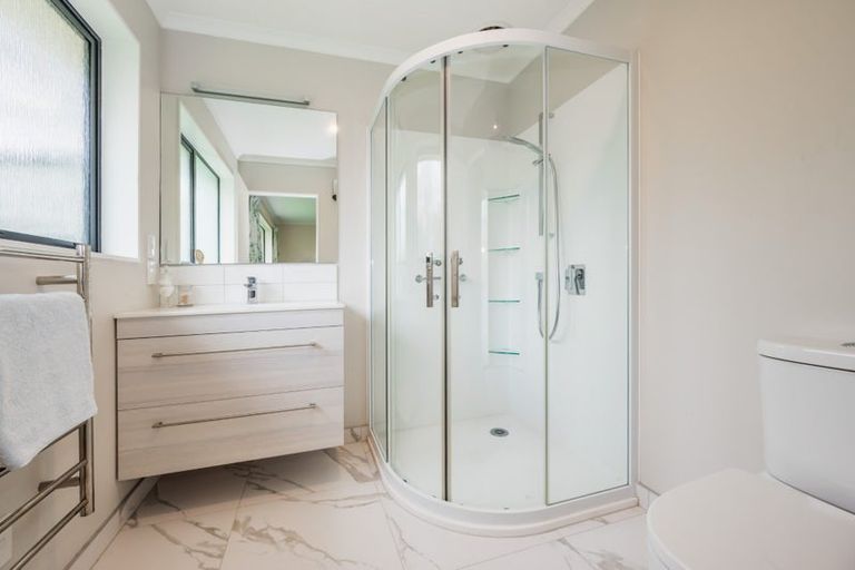 Photo of property in 2 Charnwood Grove, Waikanae, 5036