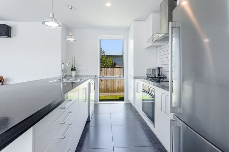 Photo of property in 83 Riverside Road, Orewa, 0931