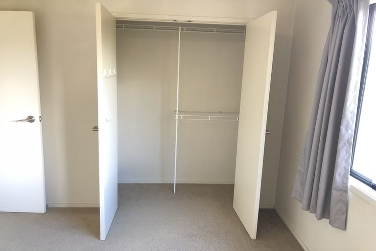 Photo of property in 11 Siena Place, Te Atatu Peninsula, Auckland, 0610