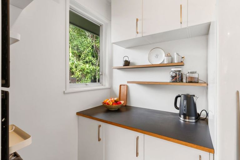 Photo of property in 7 Fairdale Place, Birkdale, Auckland, 0626