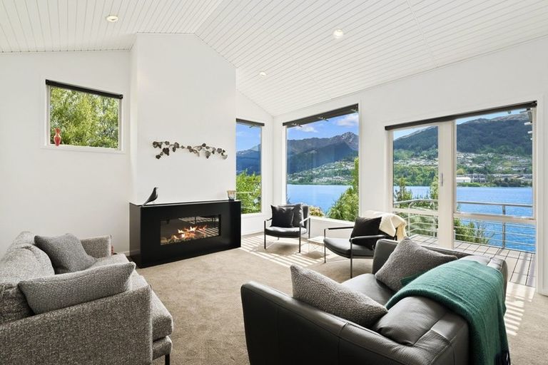 Photo of property in 3 Lewis Road, Kelvin Heights, Queenstown, 9300