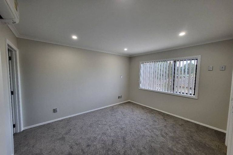 Photo of property in 4 Mirrabooka Avenue, Botany Downs, Auckland, 2010