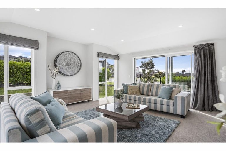 Photo of property in 5 Flavell Drive, Orewa, 0931