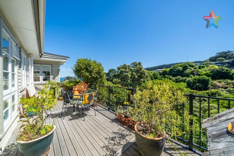 Photo of property in 30 Korokoro Road, Korokoro, Lower Hutt, 5012