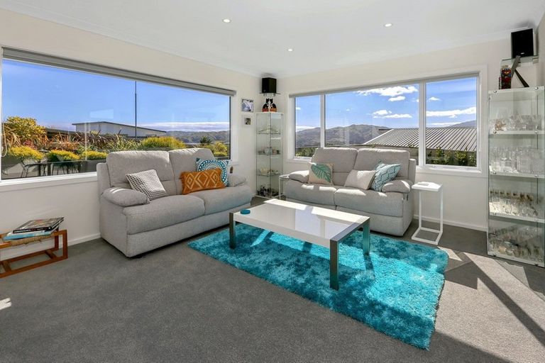 Photo of property in 146 Endeavour Drive, Whitby, Porirua, 5024