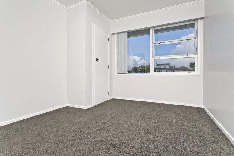 Photo of property in 1/223 Eskdale Road, Birkenhead, Auckland, 0626
