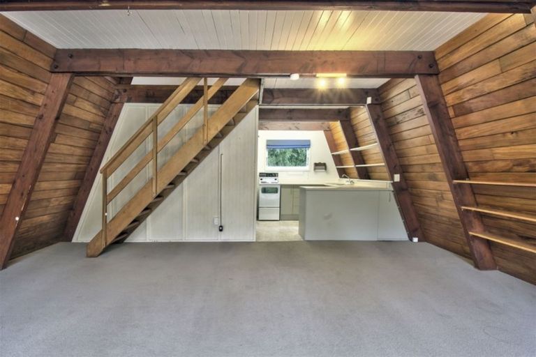 Photo of property in 24 Cornwall Street, Te Atatu South, Auckland, 0610