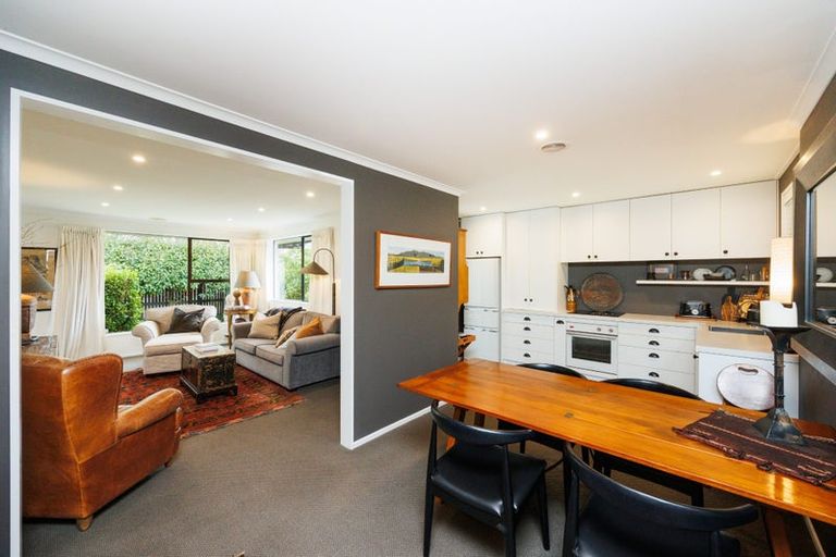 Photo of property in 8 Earl Place, Hokowhitu, Palmerston North, 4410