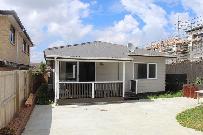 Photo of property in 2 Bill Phillip Place, Clendon Park, Auckland, 2103