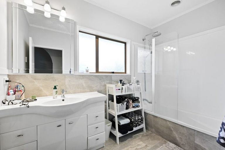 Photo of property in 50 Chedworth Avenue, Chedworth, Hamilton, 3210