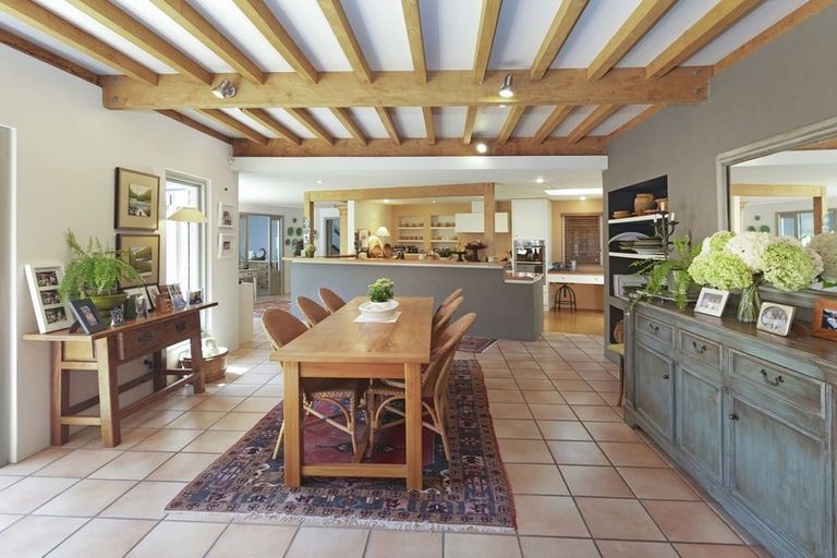 Photo of property in 87 Avonhead Road, Avonhead, Christchurch, 8042