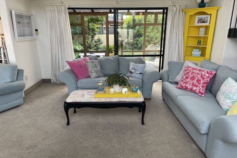 Photo of property in 3 Moana Place, Taradale, Napier, 4112