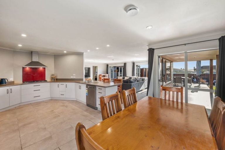 Photo of property in 94 Basley Road, Owhata, Rotorua, 3010