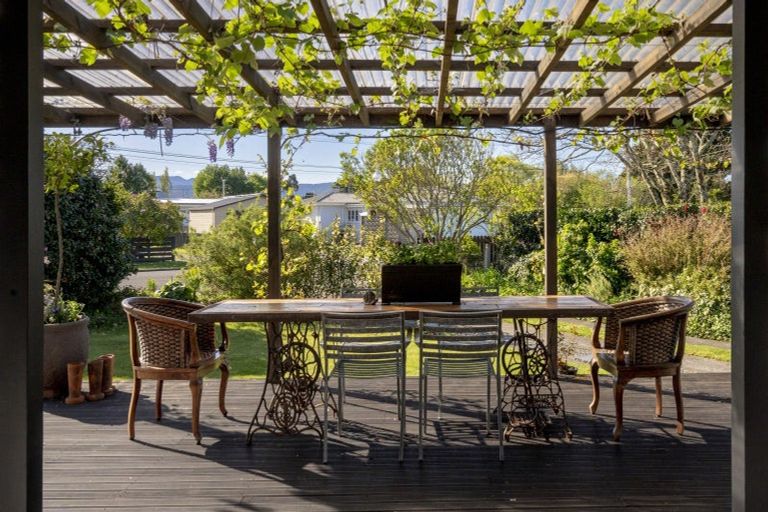 Photo of property in 3 East Street, Greytown, 5712